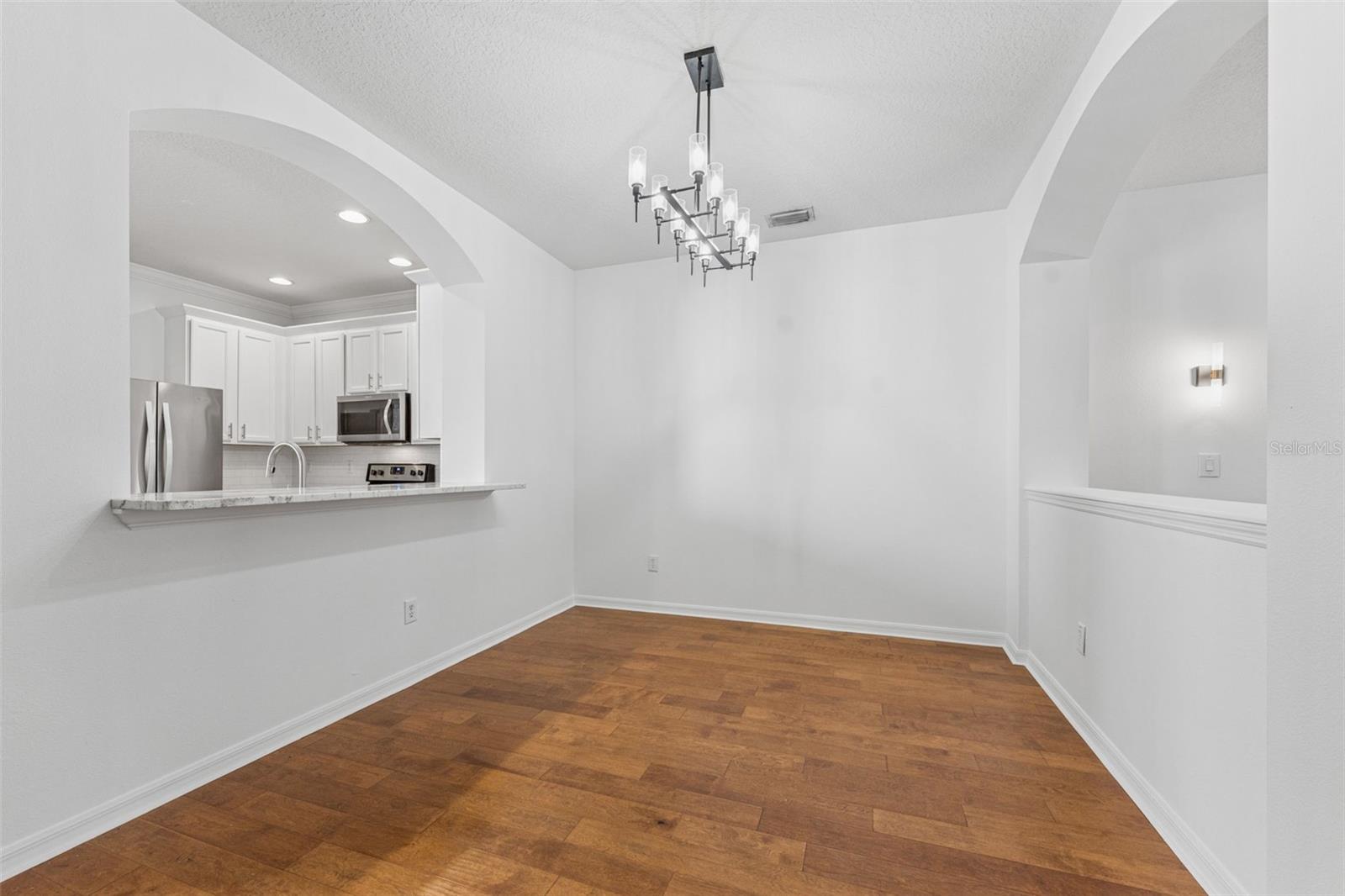 Listing photo id 18 for 9418 Park Village Drive 105