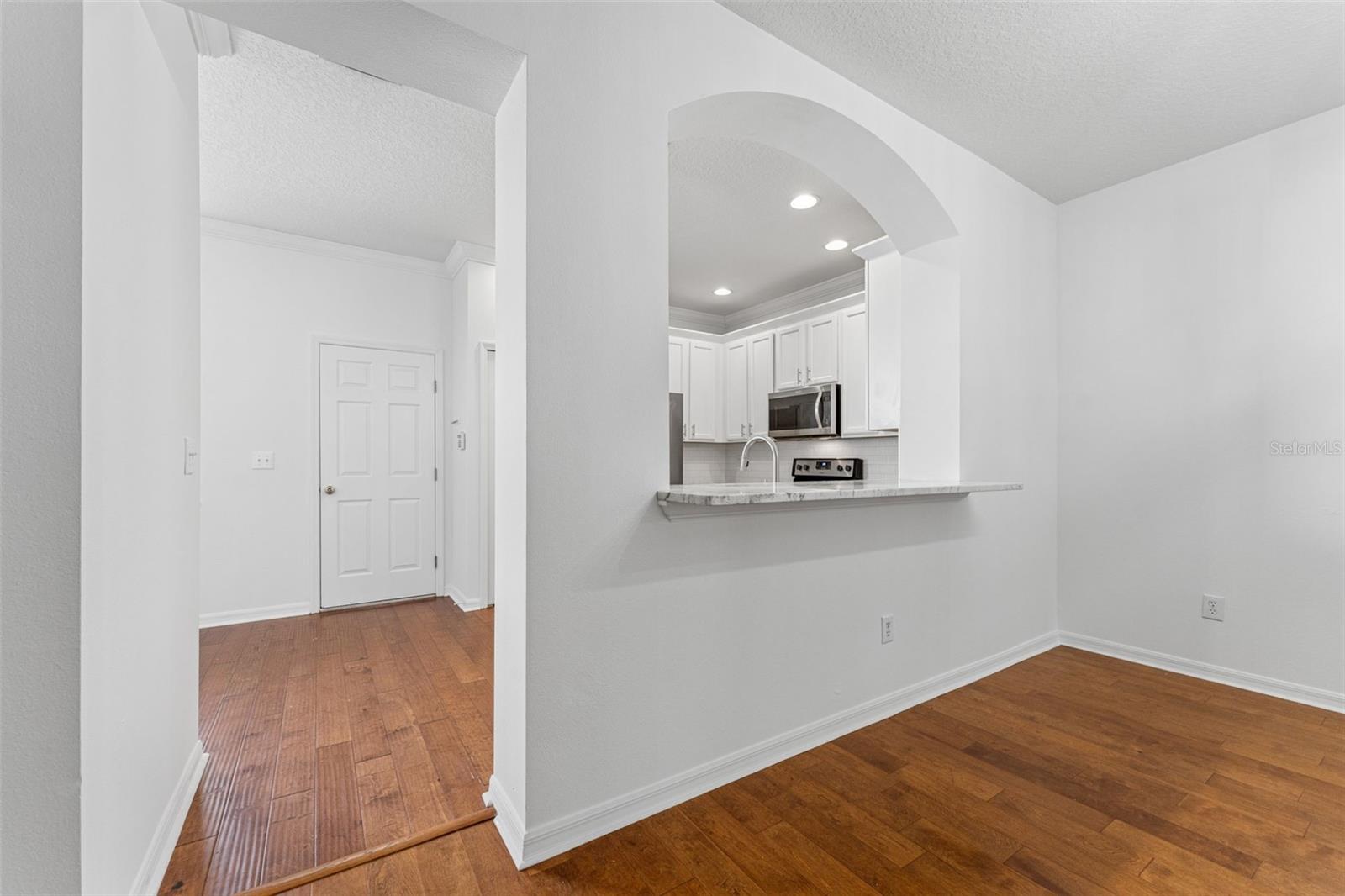 Listing photo id 20 for 9418 Park Village Drive 105