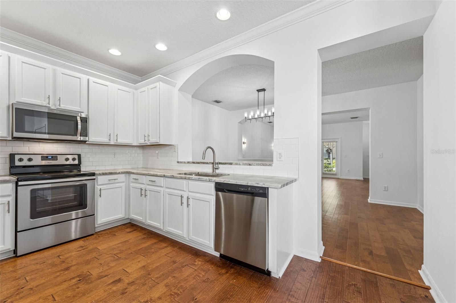 Listing photo id 21 for 9418 Park Village Drive 105