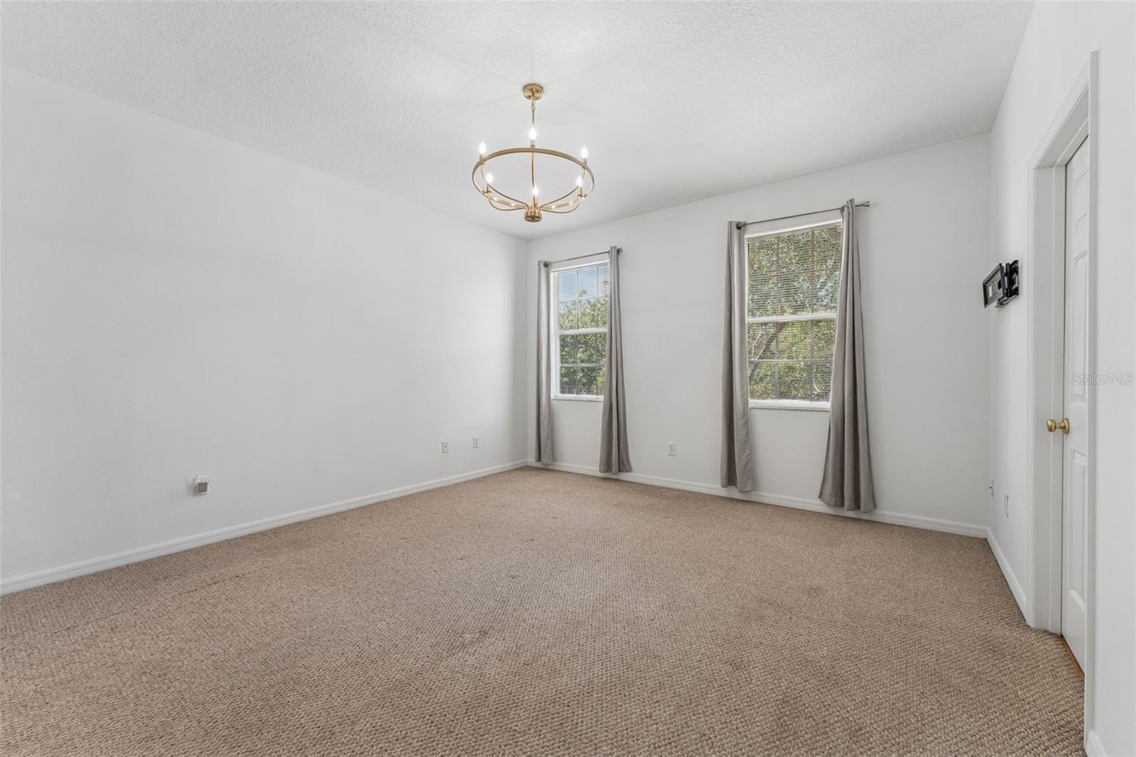 Listing photo id 28 for 9418 Park Village Drive 105
