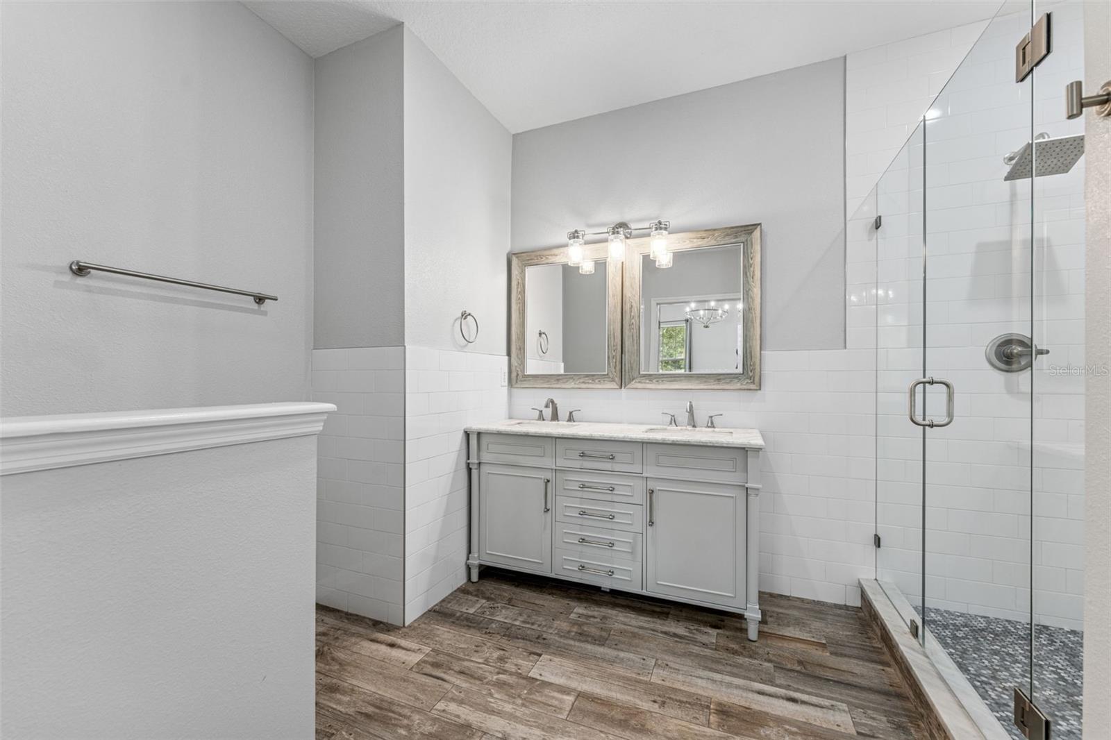 Listing photo id 32 for 9418 Park Village Drive 105