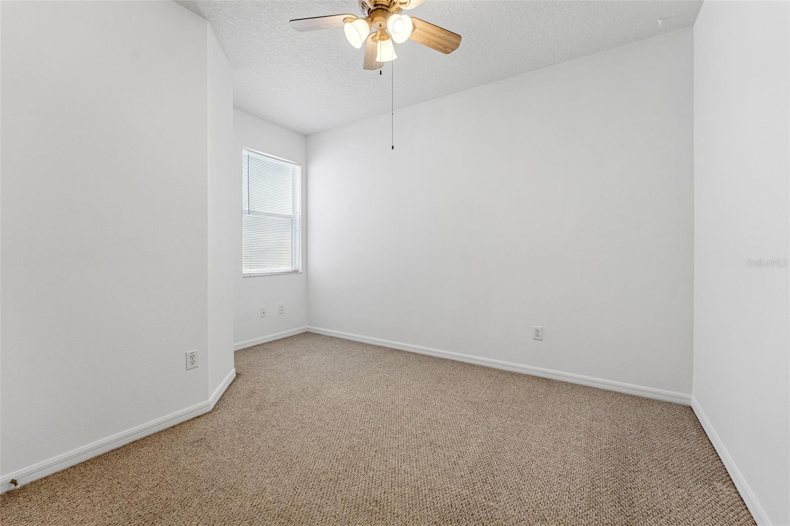 Listing photo id 35 for 9418 Park Village Drive 105