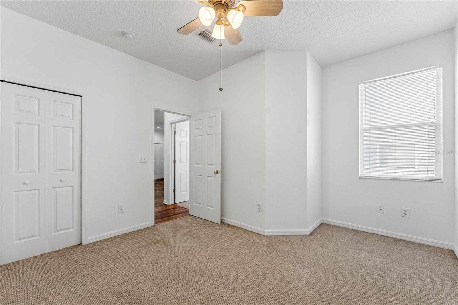 Listing photo id 39 for 9418 Park Village Drive 105