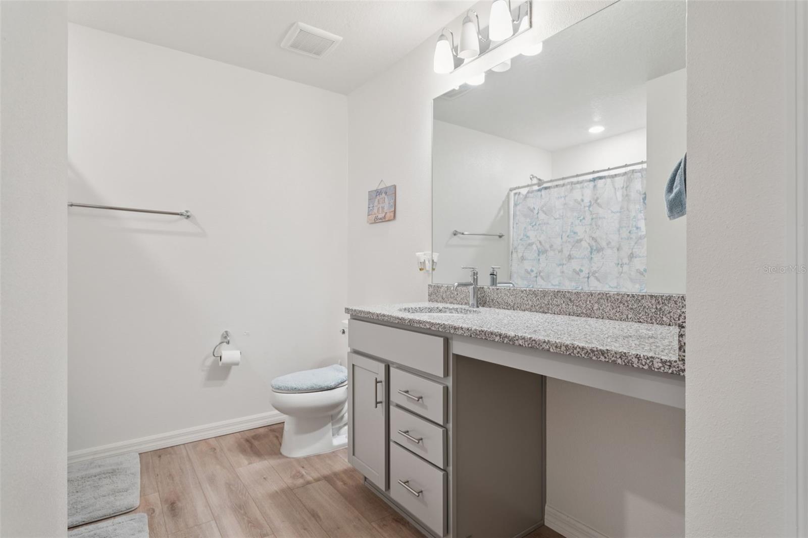 Image 13 of 29 For 37402 Yukon Drive