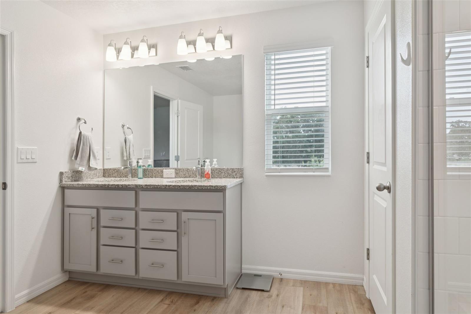 Image 19 of 29 For 37402 Yukon Drive