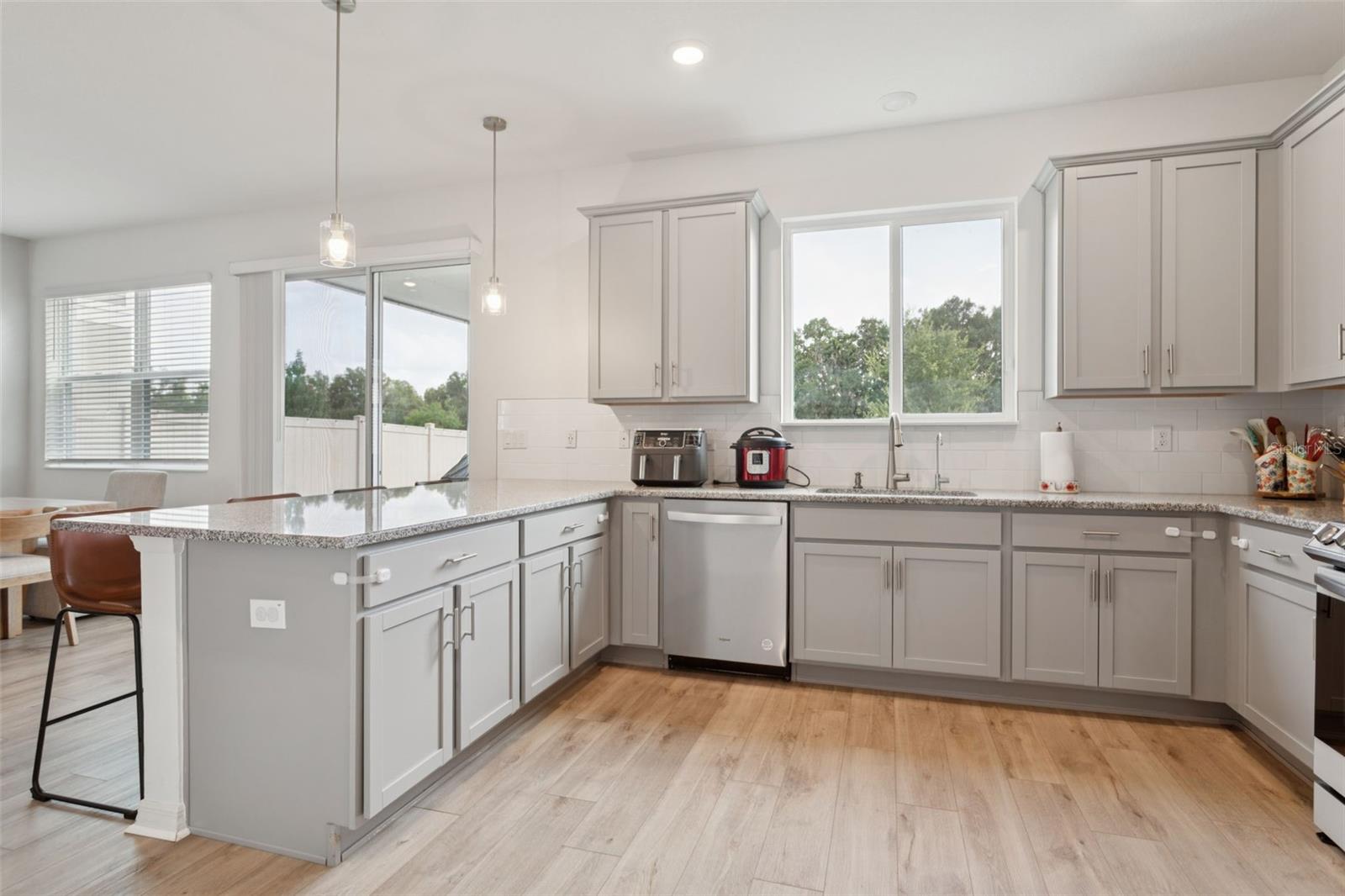 Image 9 of 29 For 37402 Yukon Drive