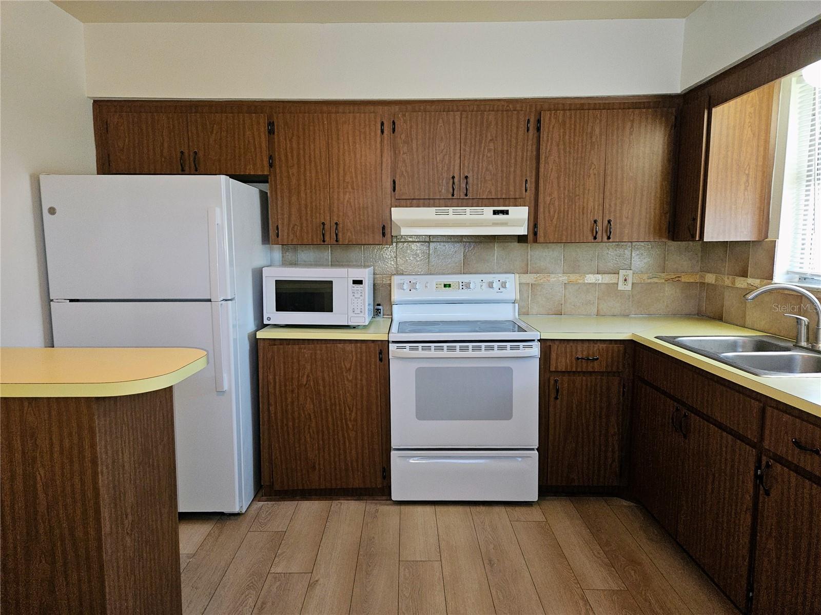 Image 8 of 20 For 360 137th Avenue Circle 360