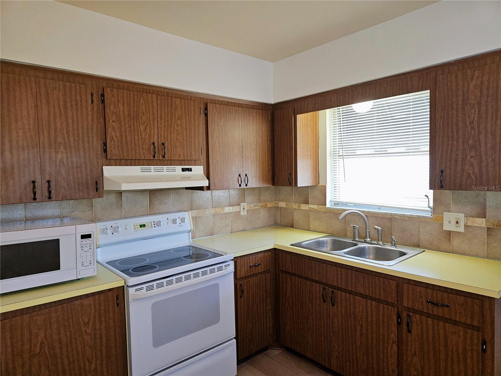 Image 9 of 20 For 360 137th Avenue Circle 360
