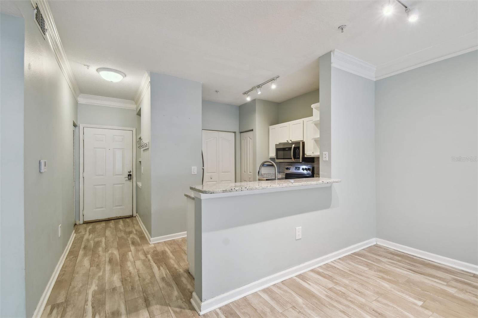Image 15 of 58 For 4207 Dale Mabry Highway 2105