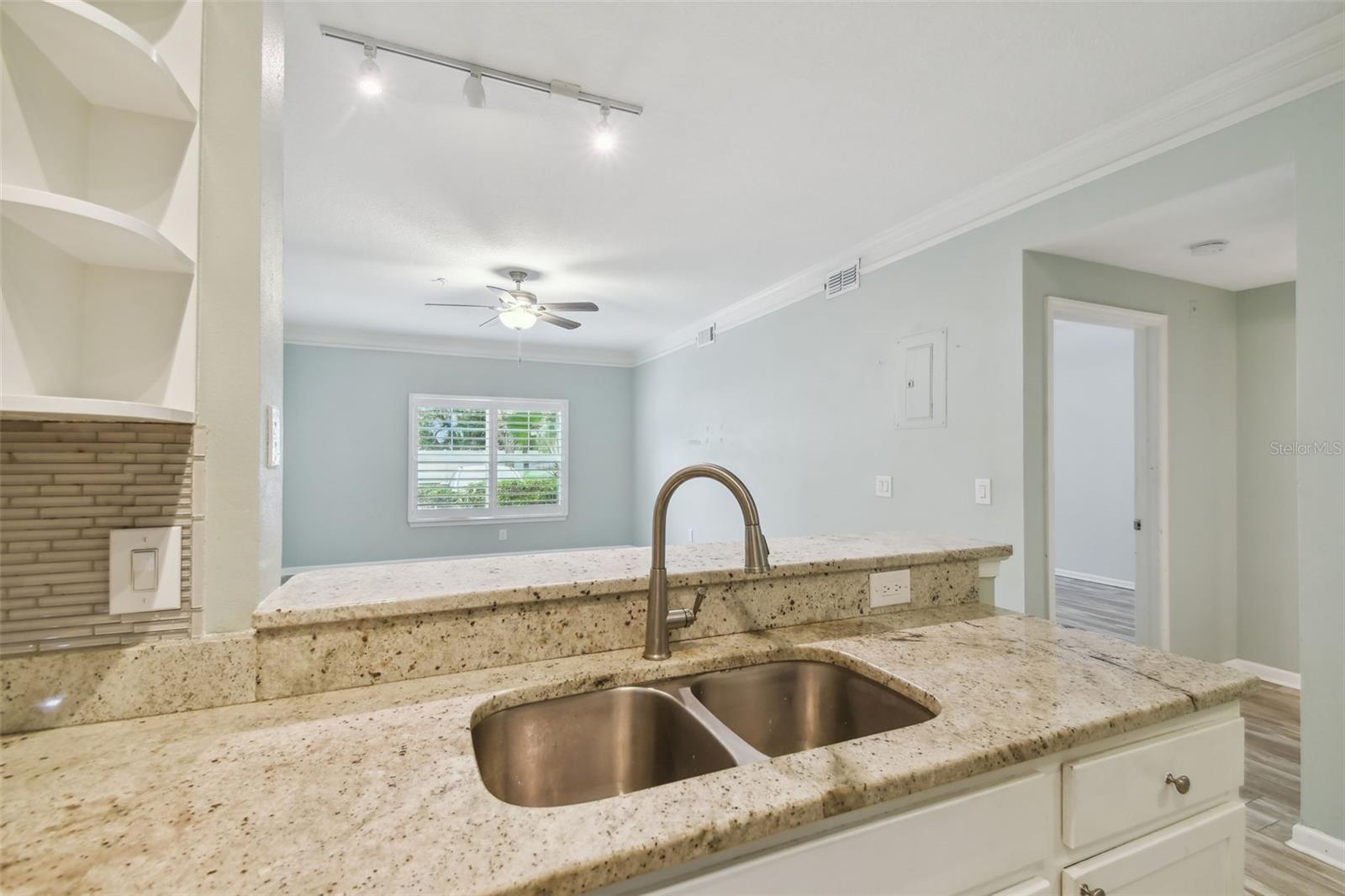 Image 16 of 58 For 4207 Dale Mabry Highway 2105