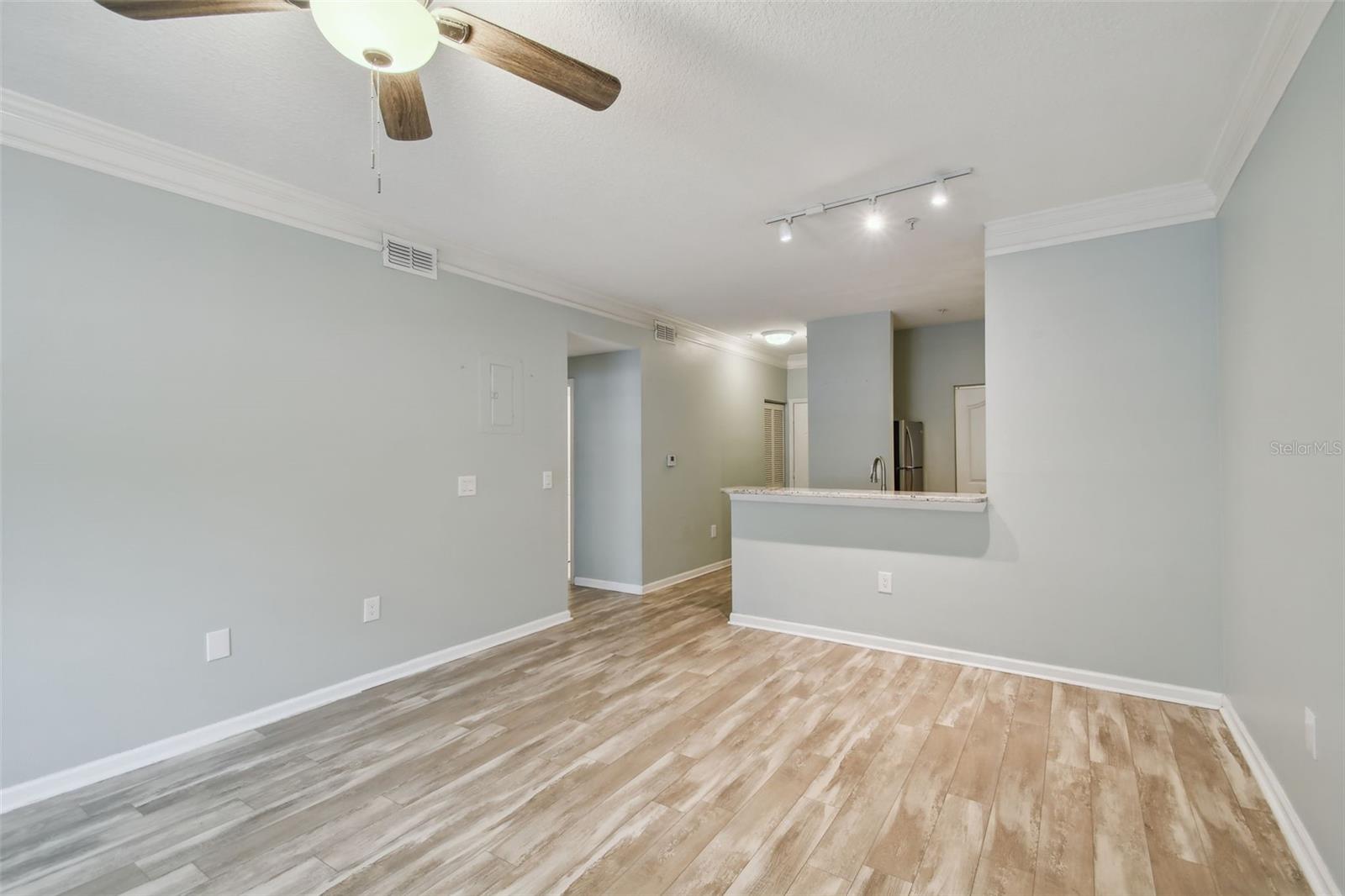 Image 21 of 58 For 4207 Dale Mabry Highway 2105