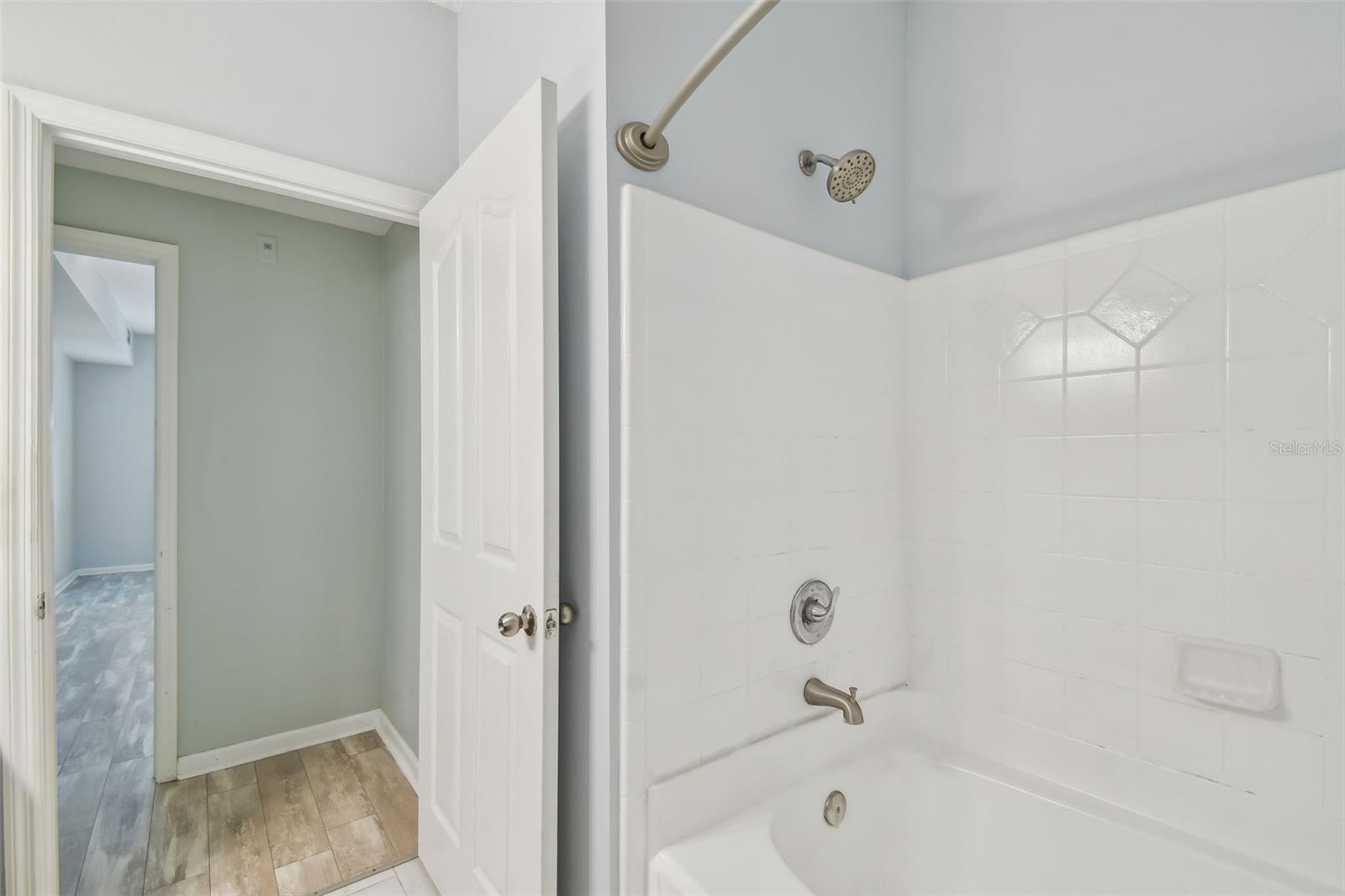 Image 24 of 58 For 4207 Dale Mabry Highway 2105