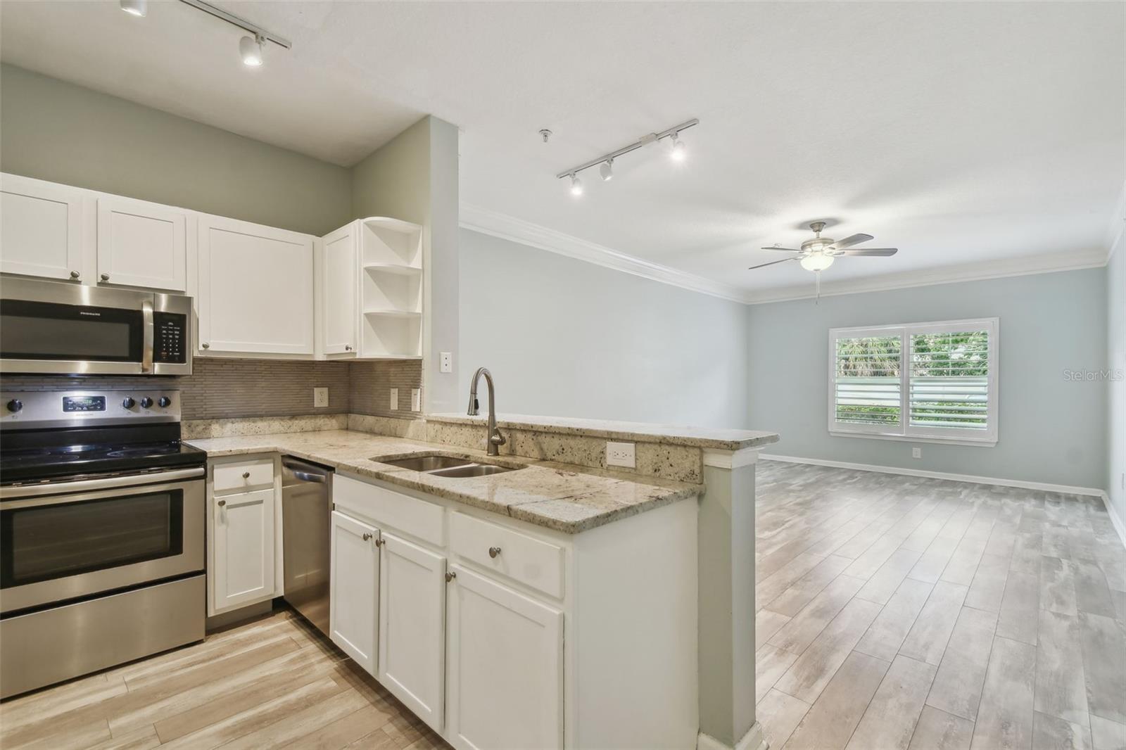 Image 6 of 58 For 4207 Dale Mabry Highway 2105