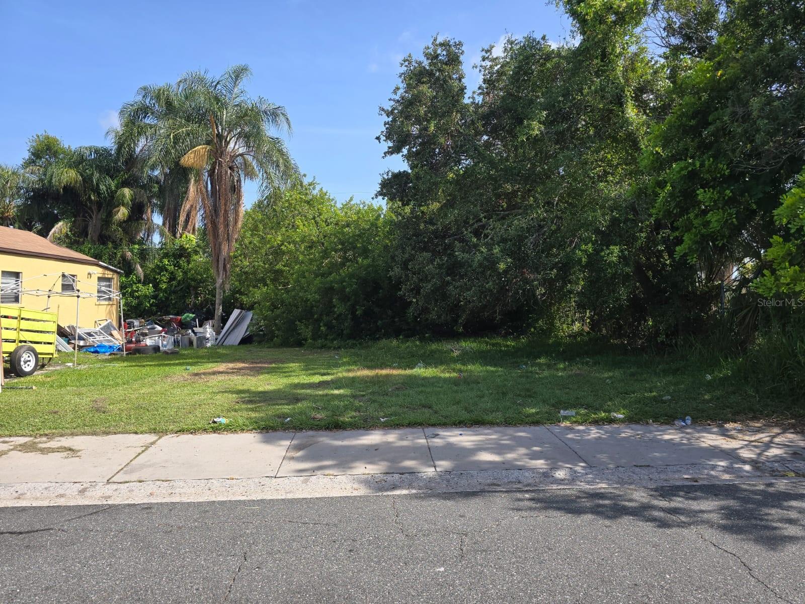Image 11 of 21 For Paris Avenue S