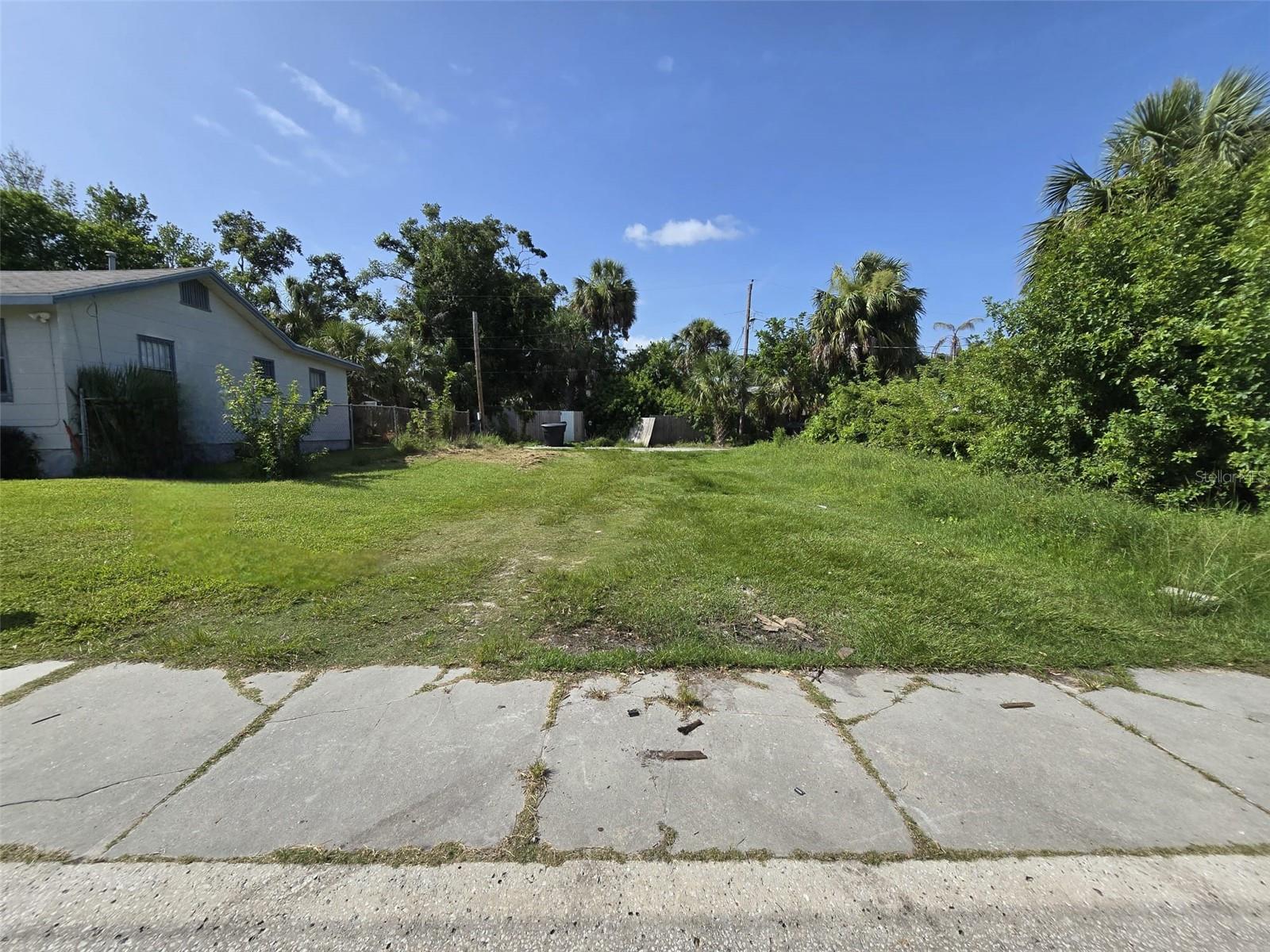 Image 12 of 21 For Paris Avenue S