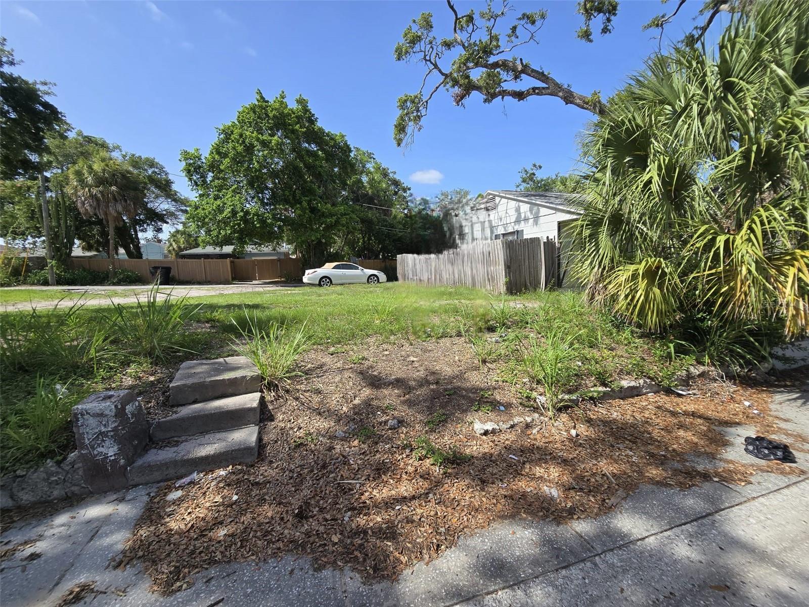 Image 19 of 21 For Paris Avenue S