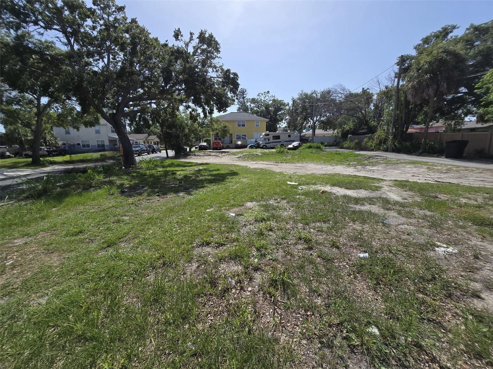Image 21 of 21 For Paris Avenue S