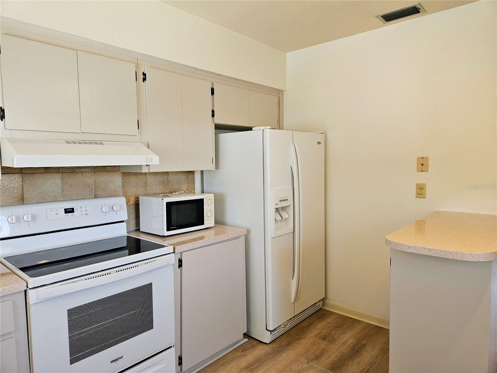Image 10 of 25 For 380 137th Avenue Circle 380