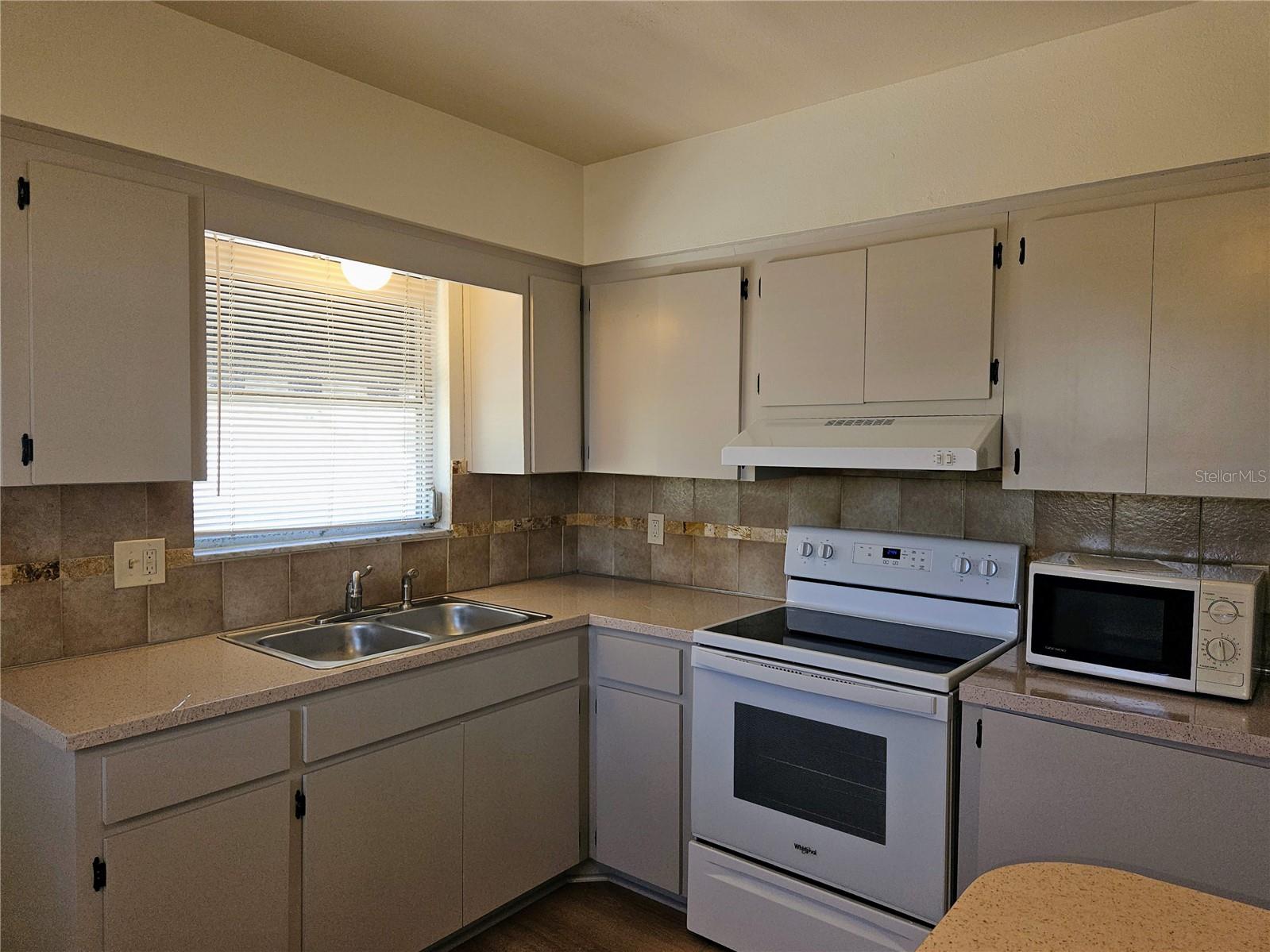 Image 9 of 25 For 380 137th Avenue Circle 380