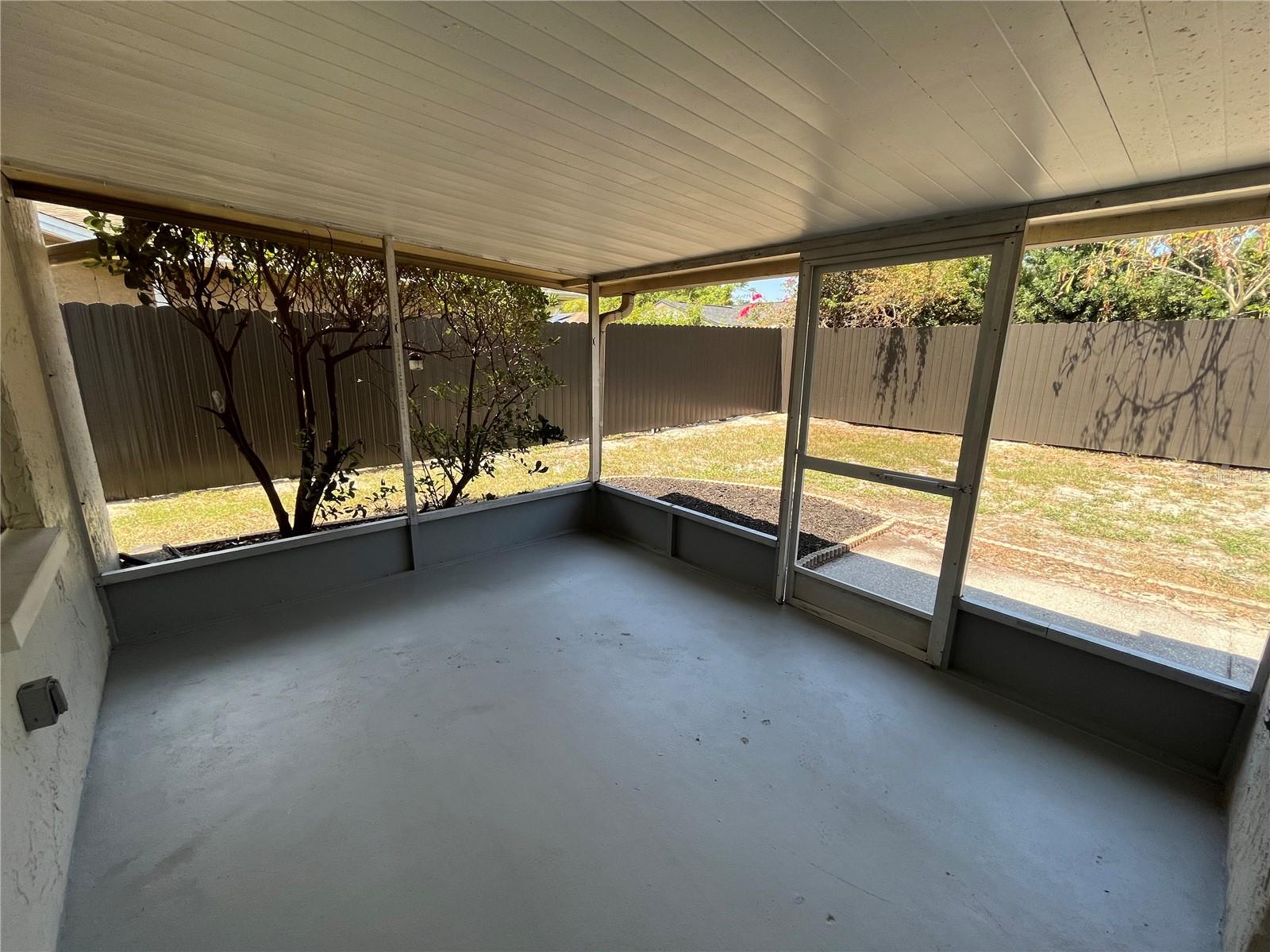 Image 4 of 44 For 5123 Brookside Lane