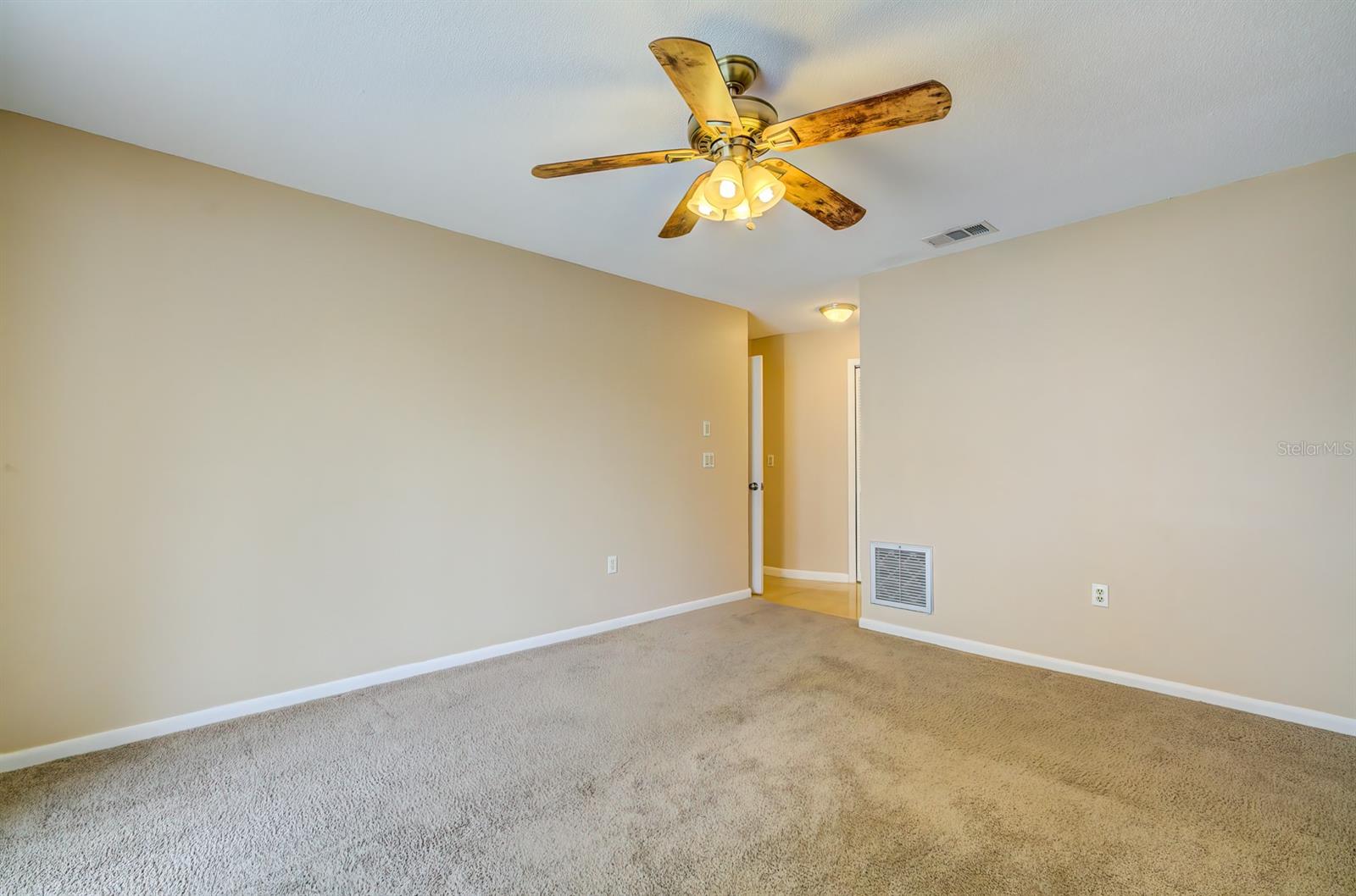 Image 16 of 45 For 2406 Appian Avenue