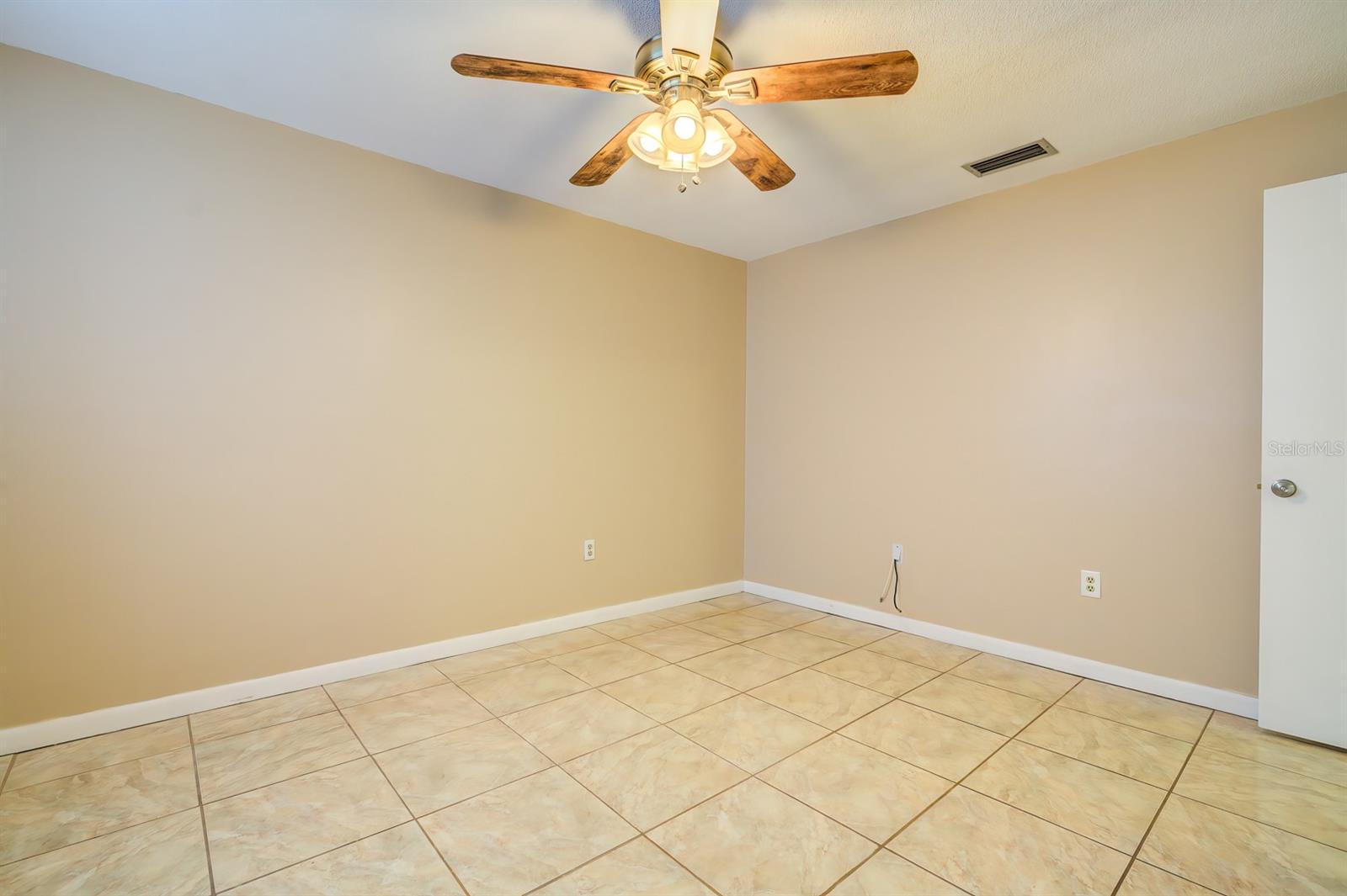 Image 31 of 45 For 2406 Appian Avenue
