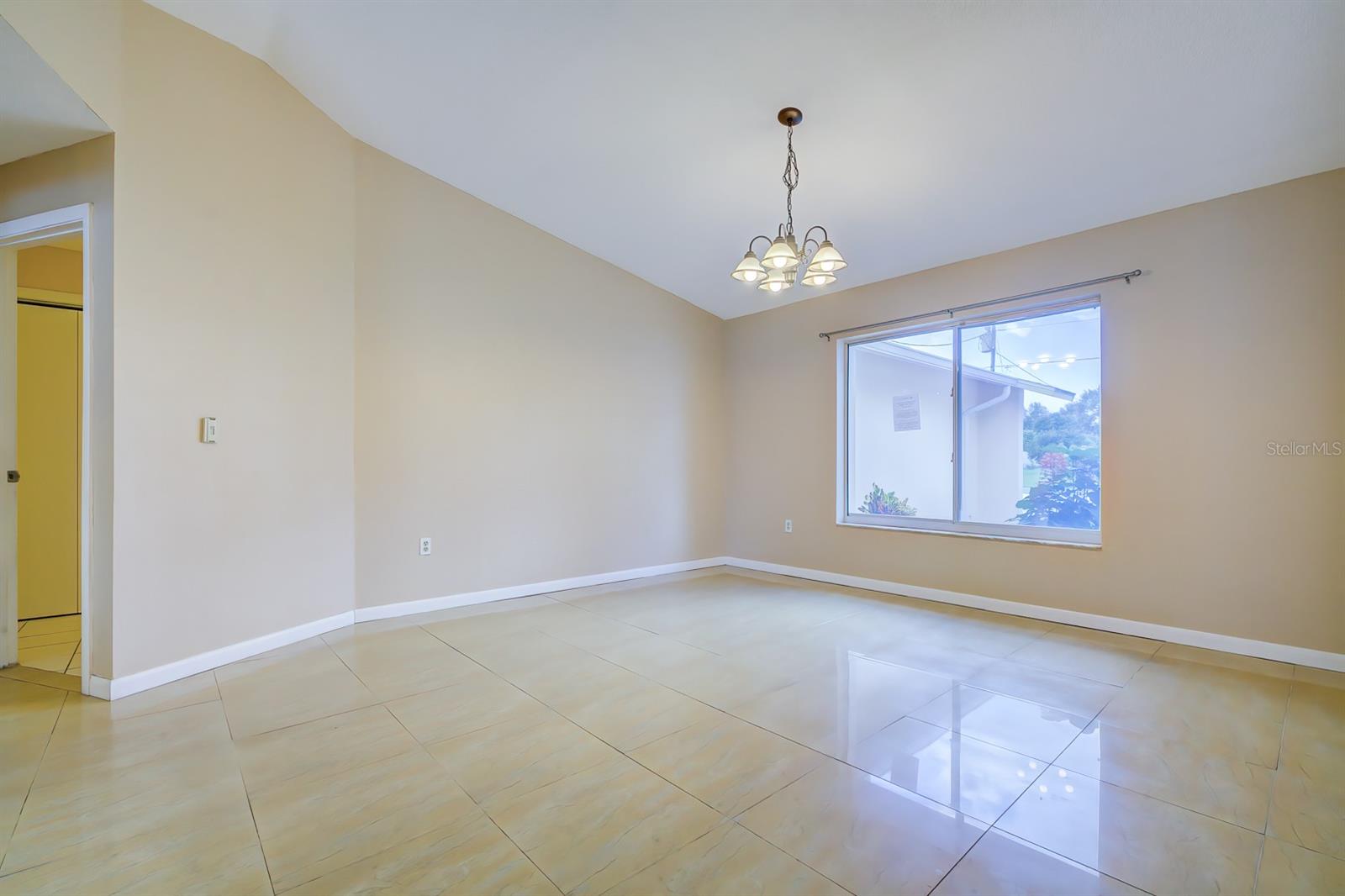Image 6 of 45 For 2406 Appian Avenue