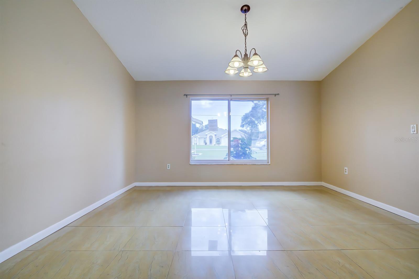 Image 7 of 45 For 2406 Appian Avenue