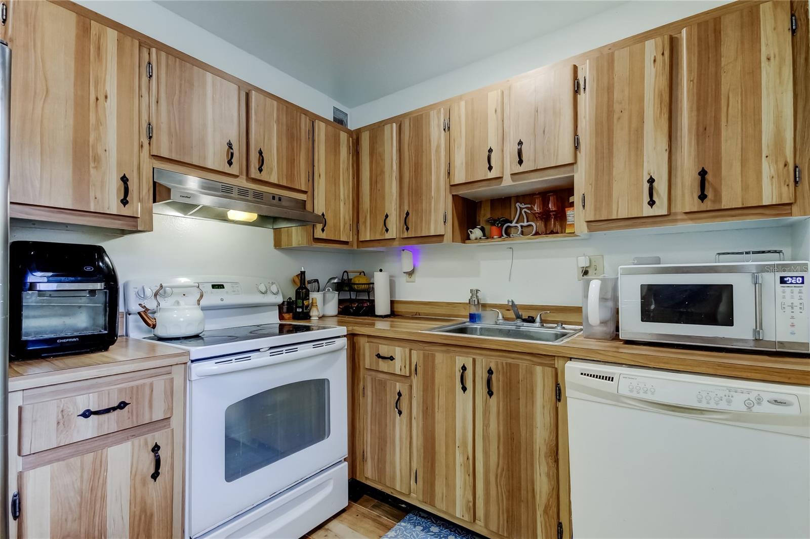 Image 13 of 36 For 11720 Raintree Drive D