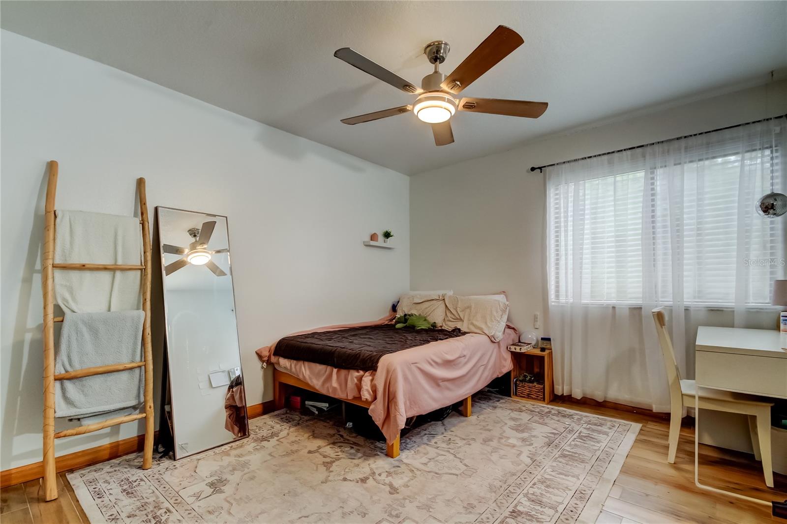 Image 17 of 36 For 11720 Raintree Drive D