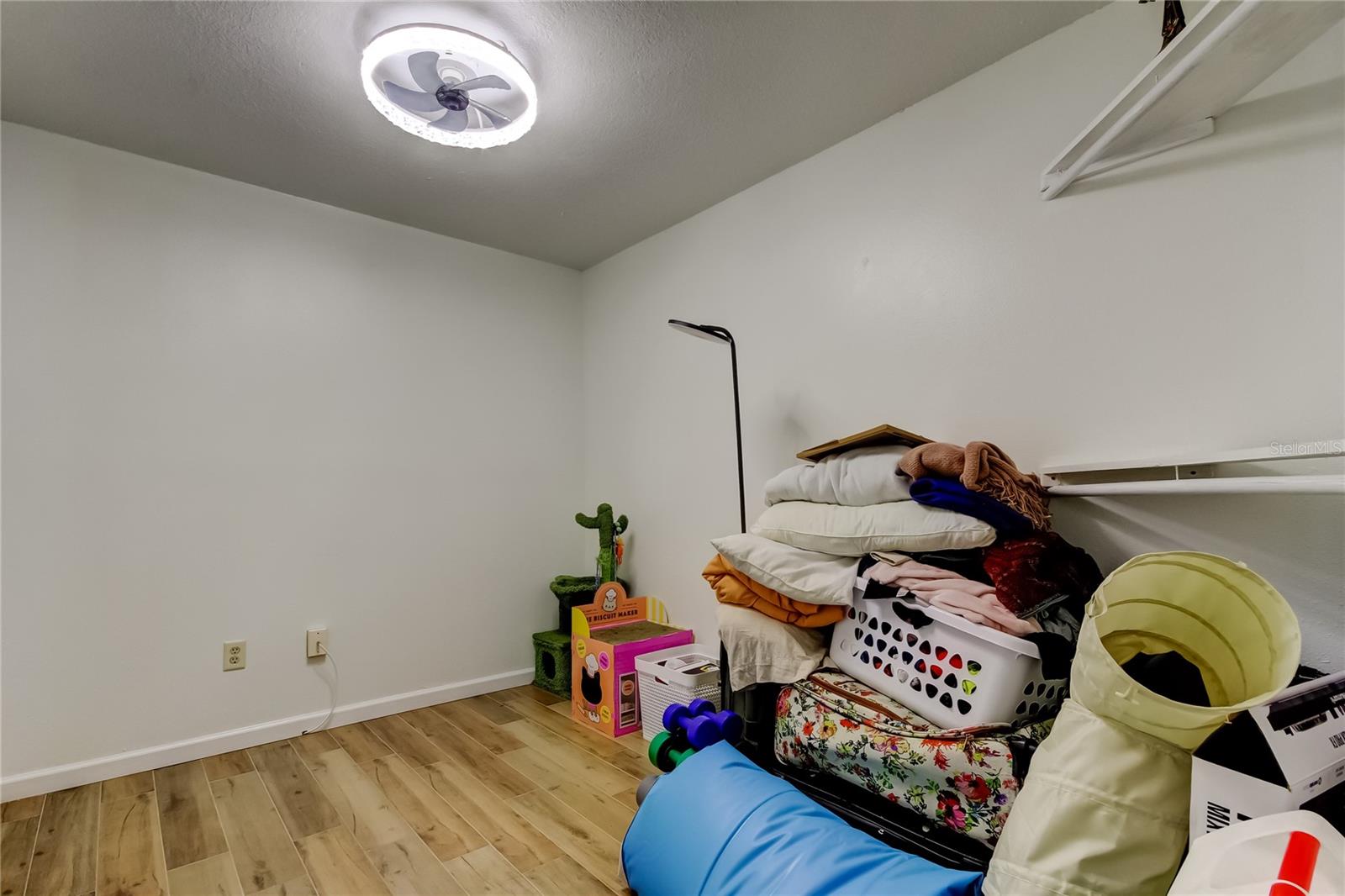Image 28 of 36 For 11720 Raintree Drive D