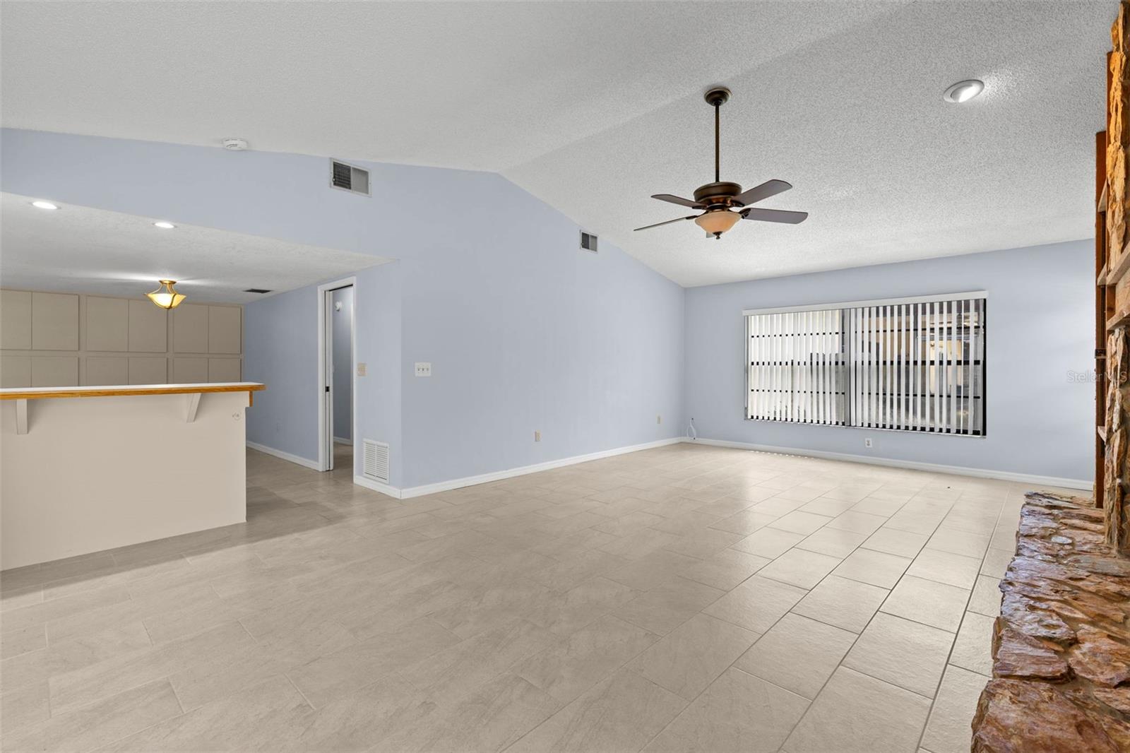 Image 10 of 35 For 14164 Fennsbury Drive