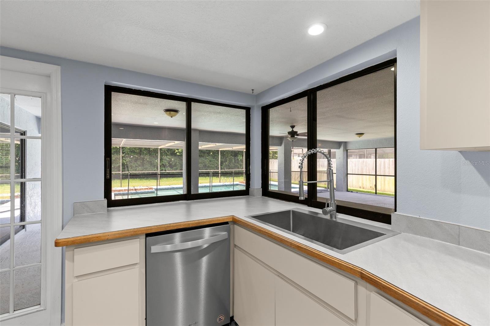Image 13 of 35 For 14164 Fennsbury Drive