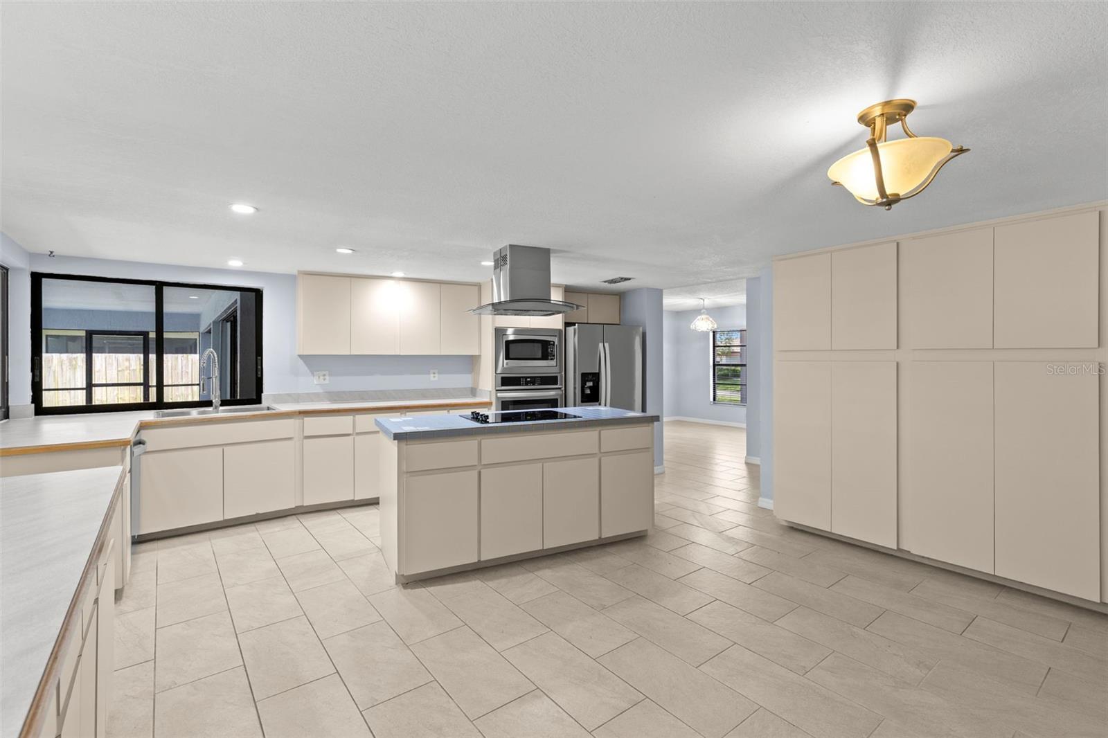 Image 14 of 35 For 14164 Fennsbury Drive