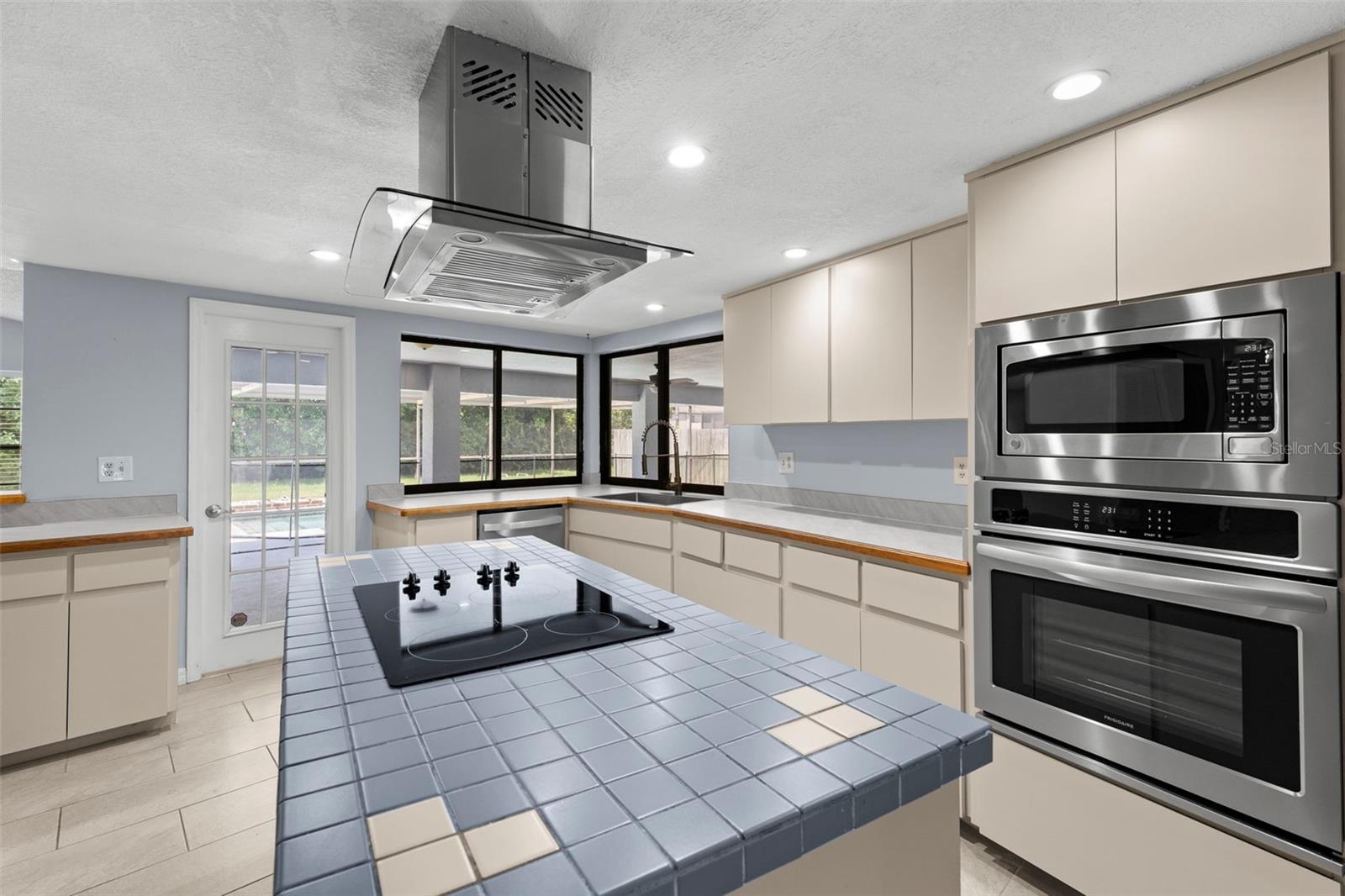 Image 15 of 35 For 14164 Fennsbury Drive