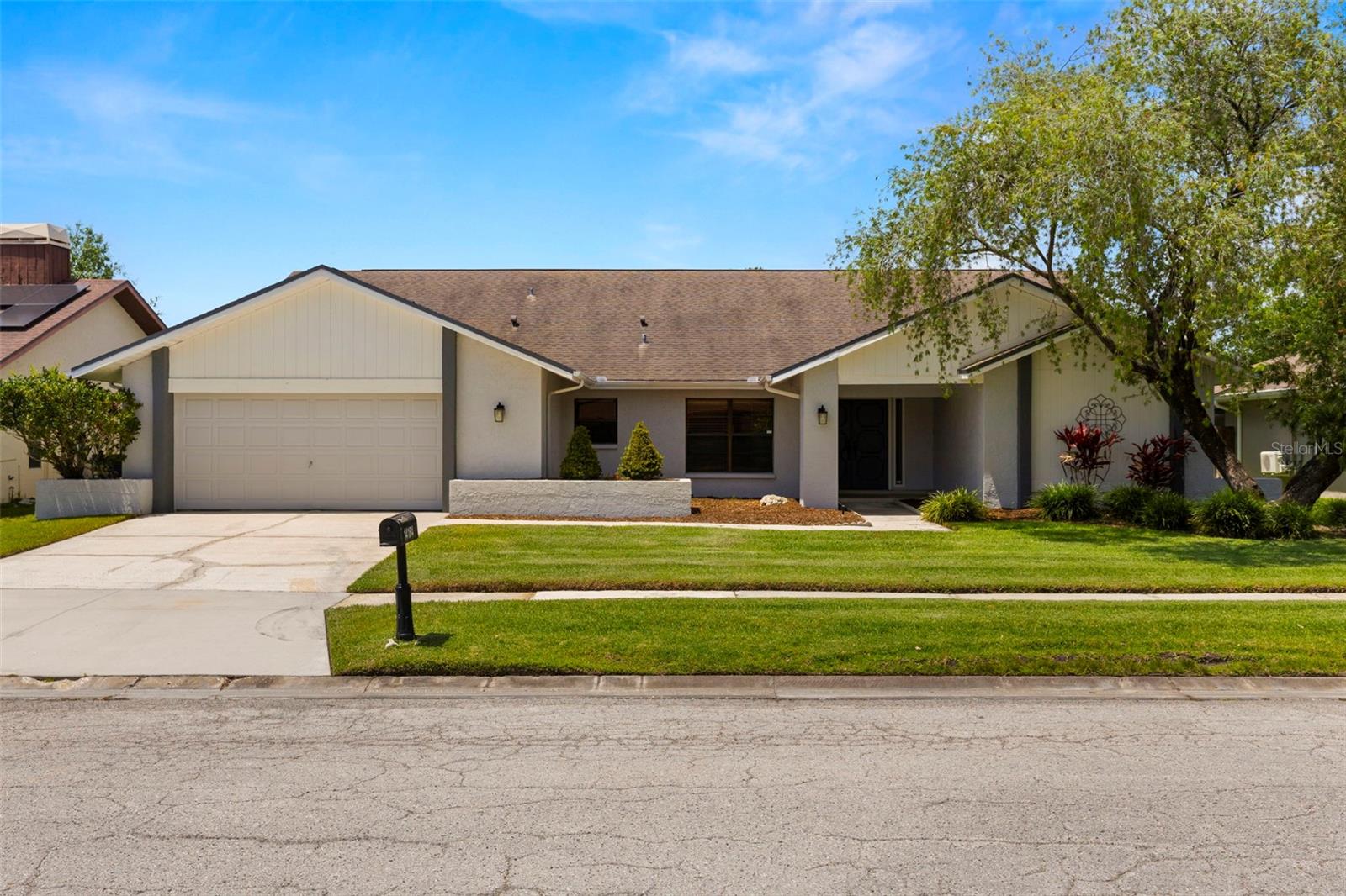 Image 2 of 35 For 14164 Fennsbury Drive