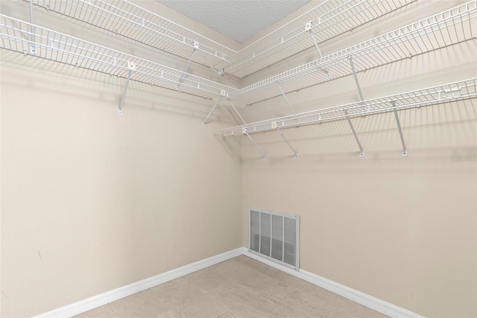 Image 20 of 35 For 14164 Fennsbury Drive
