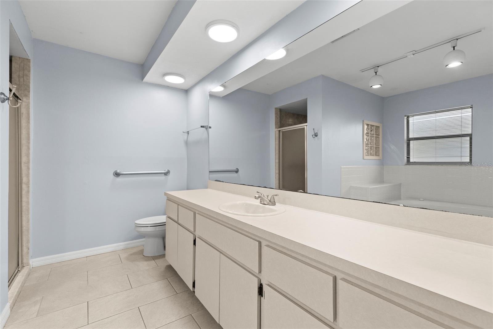 Image 21 of 35 For 14164 Fennsbury Drive