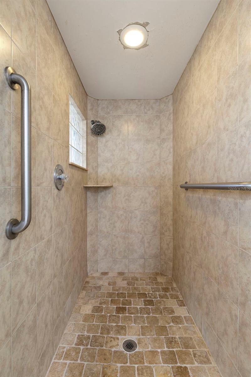 Image 23 of 35 For 14164 Fennsbury Drive