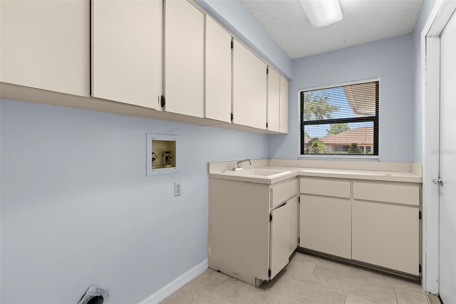 Image 24 of 35 For 14164 Fennsbury Drive