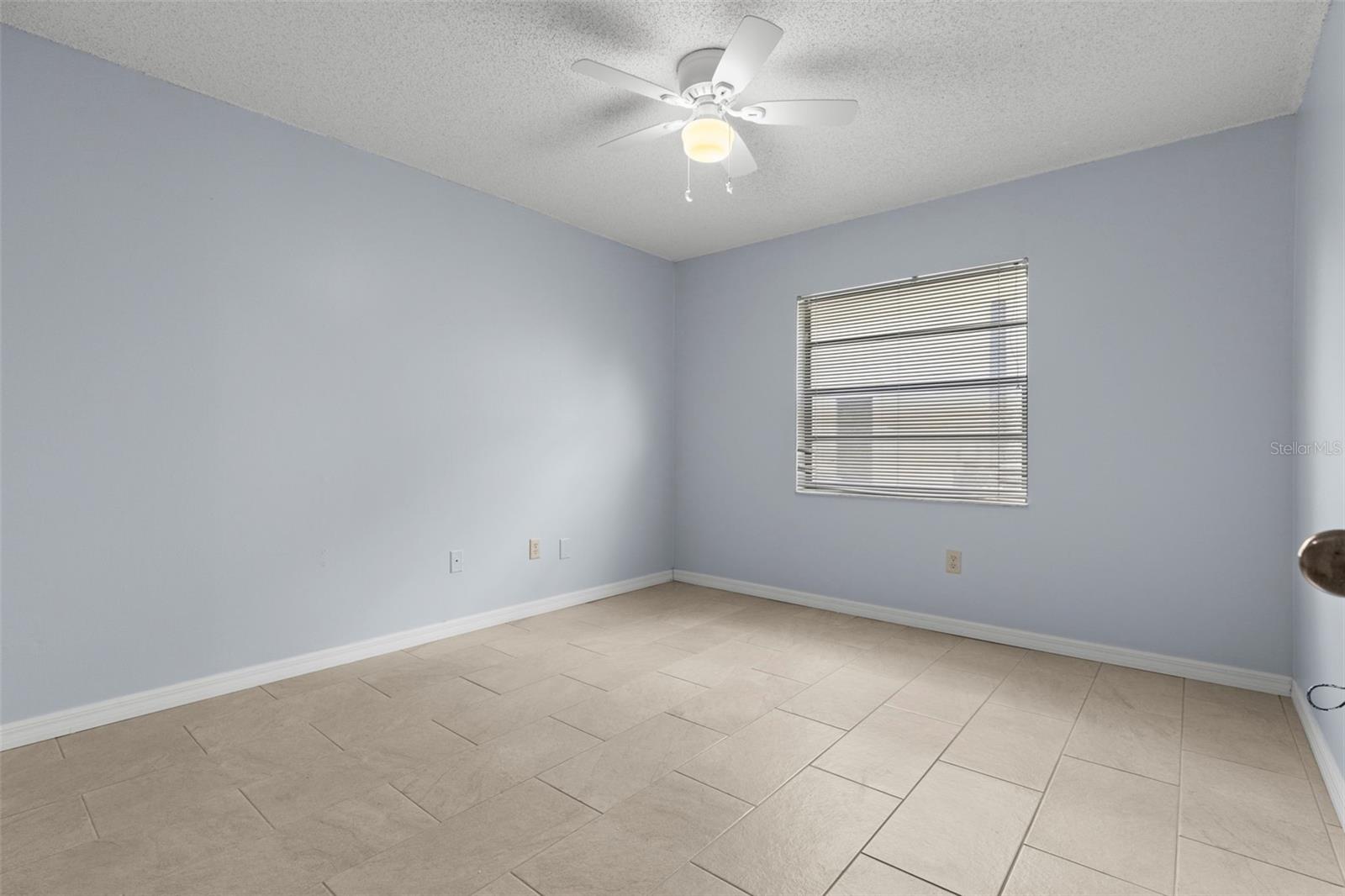 Image 26 of 35 For 14164 Fennsbury Drive