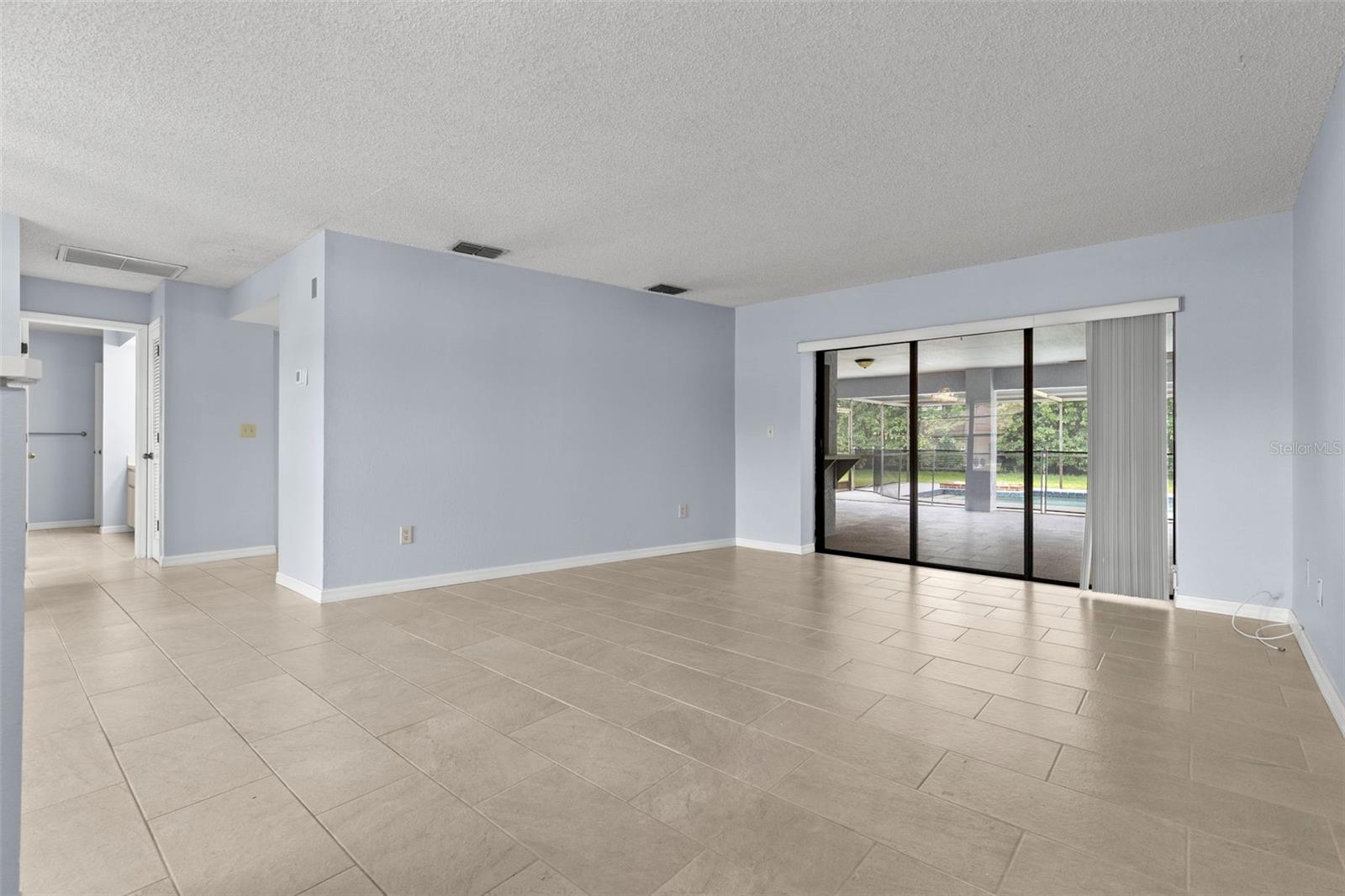 Image 5 of 35 For 14164 Fennsbury Drive