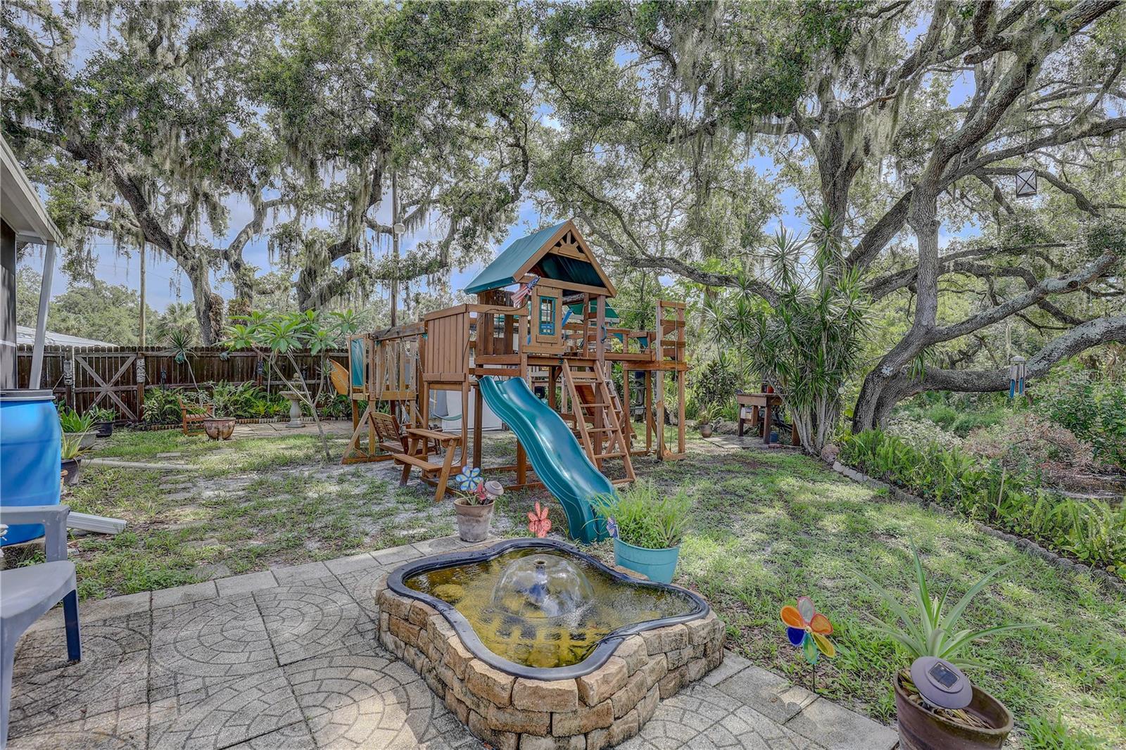 Image 38 of 57 For 11006 Spivey Road