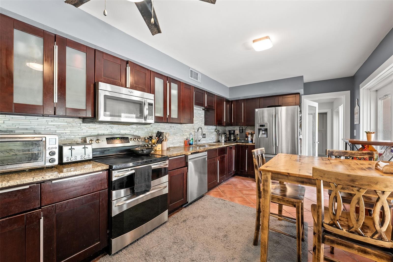 Image 11 of 48 For 817 West Shore Boulevard