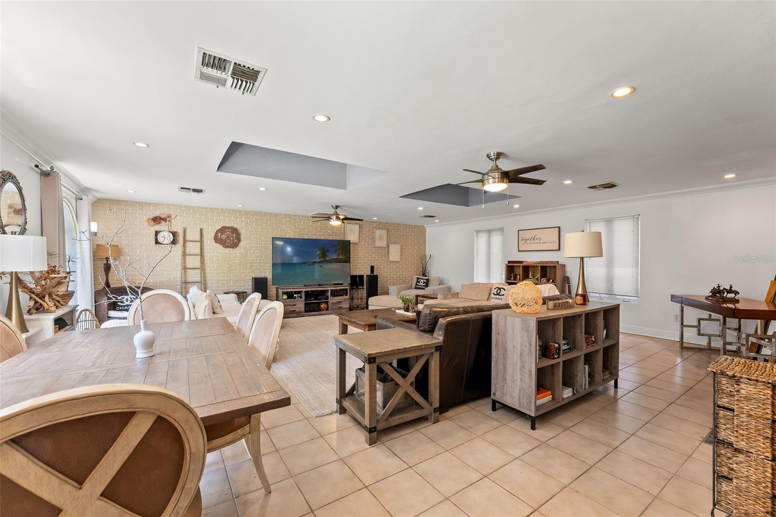 Image 15 of 48 For 817 West Shore Boulevard