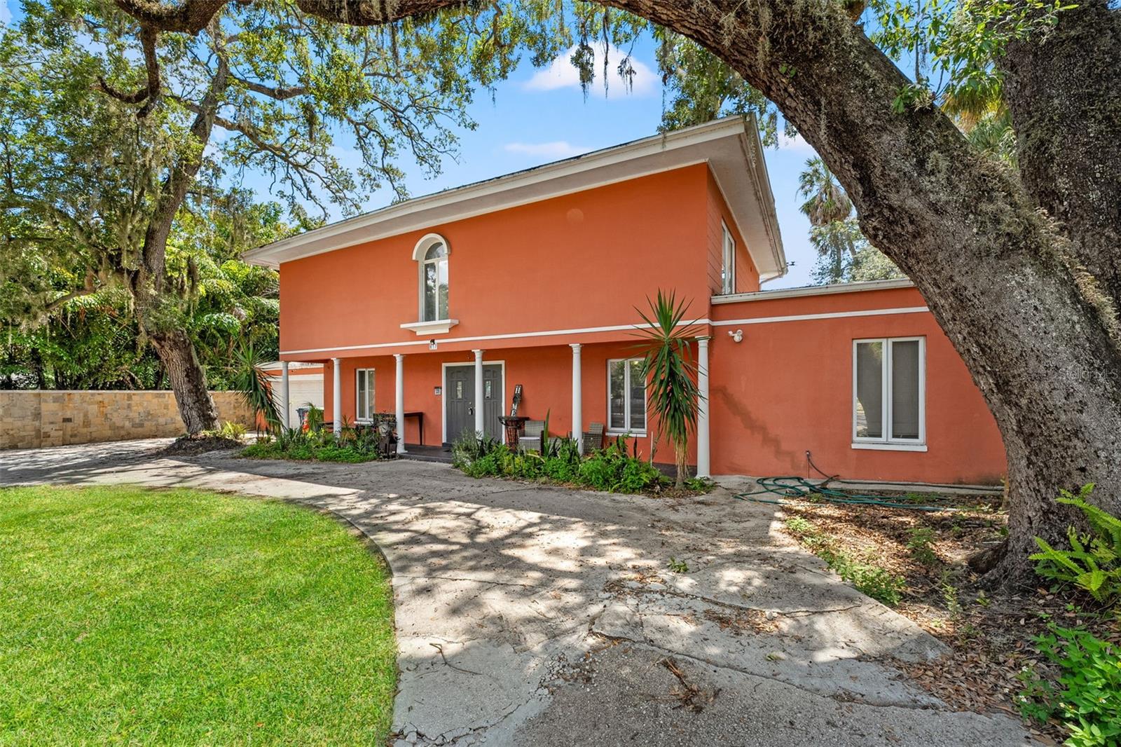 Image 3 of 48 For 817 West Shore Boulevard