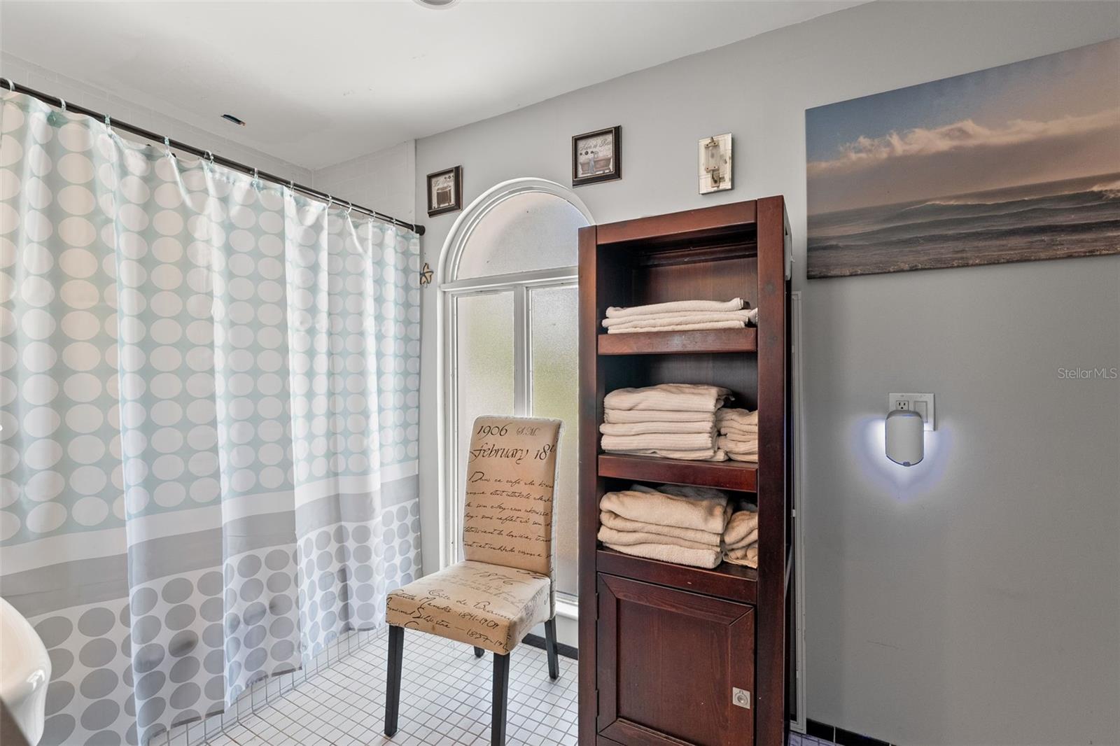 Image 32 of 48 For 817 West Shore Boulevard