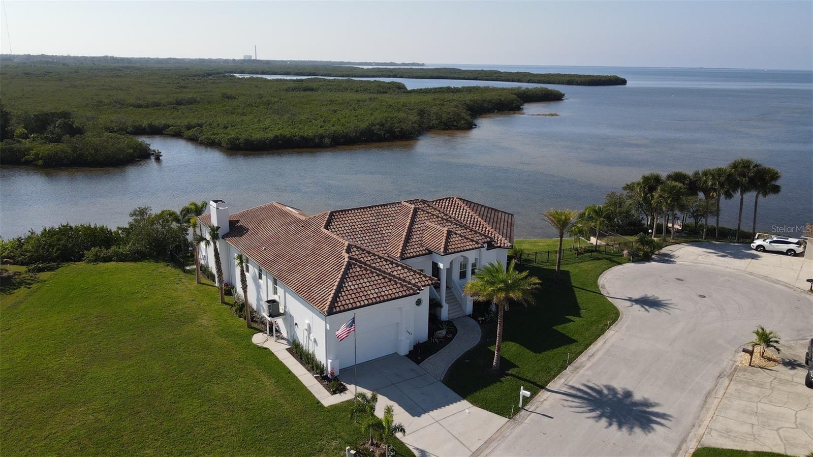 Listing photo id 16 for 3840 Rudder Way
