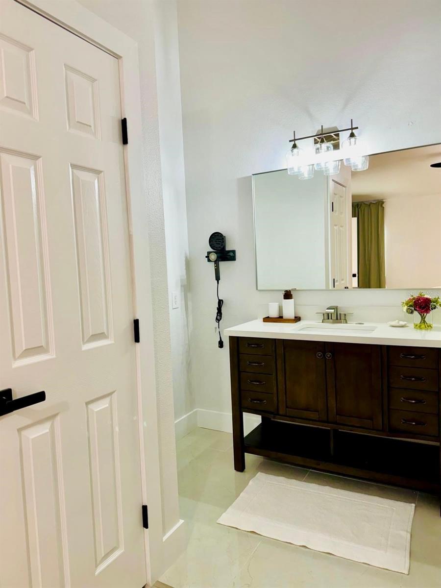 Image 16 of 33 For 2870 Club Cortile Circle B