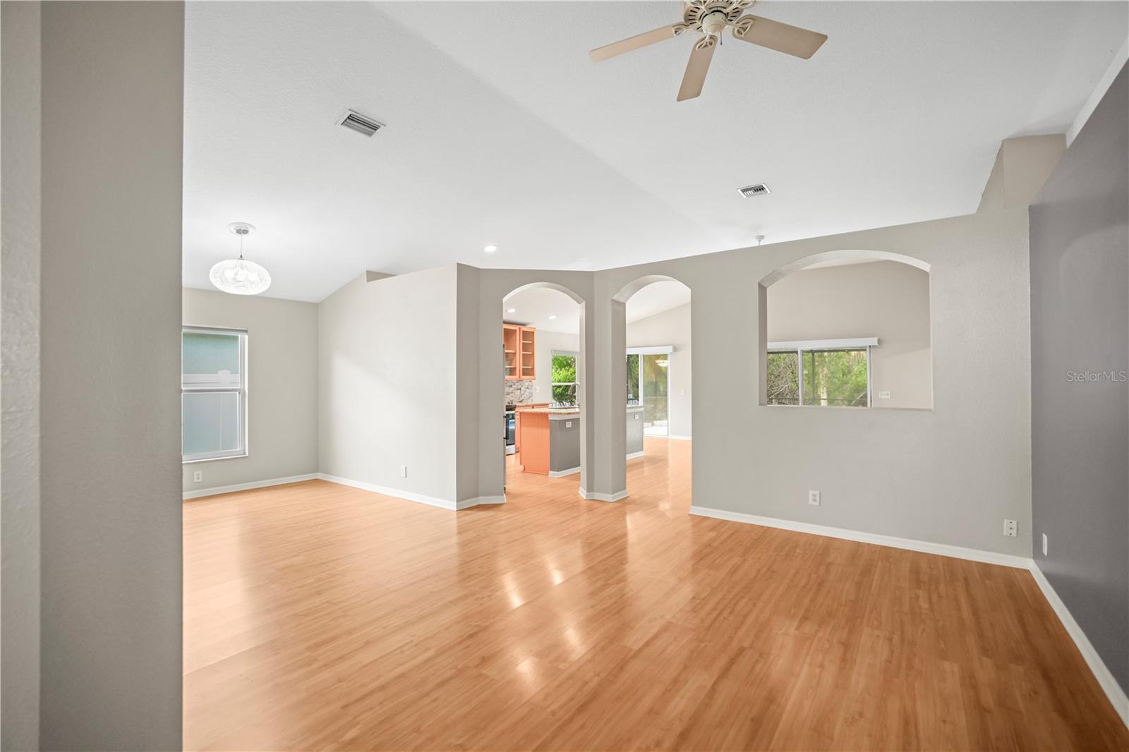 Image 26 of 74 For 826 Addison Drive Ne